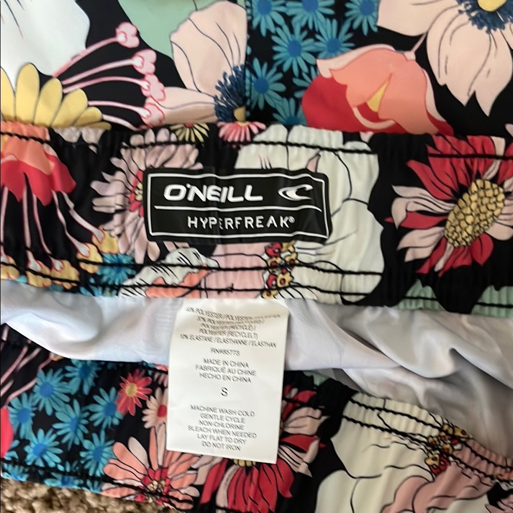 Brand New - O'Neill Women's Floral Print Board Shorts - Multicolor - Picture 4 of 4